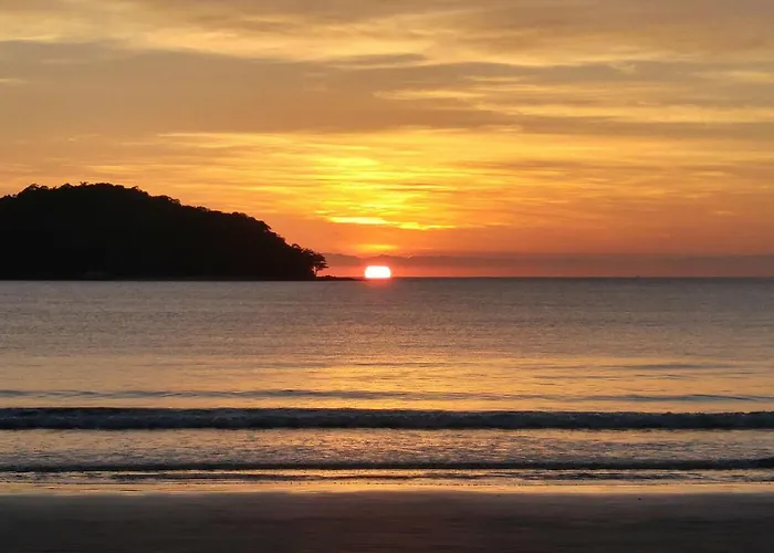 Apartamento 100 metros da praia Perequê-Açu Ubatuba Condomínio Ubamar